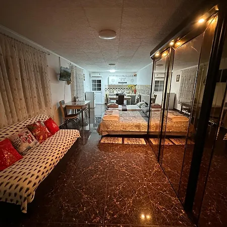 Апартаменты Smestaj Versace House