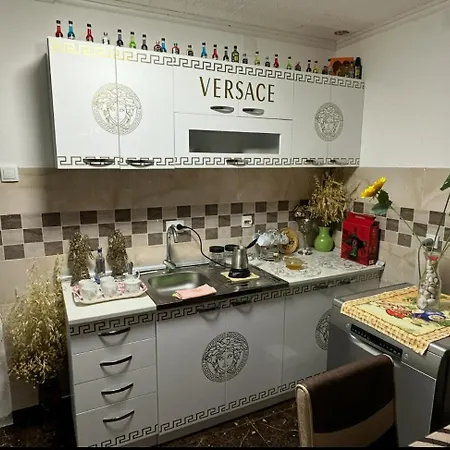 Smestaj Versace House *
